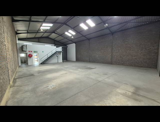 280M² FACTORY TO LET IN ANDERBOLT